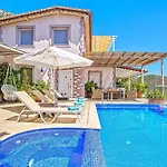 Villa 3 Bedroom - 1003 *