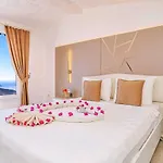 3 Bedroom - 1003 *