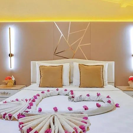 فيلة 3 Bedroom - 1003 *