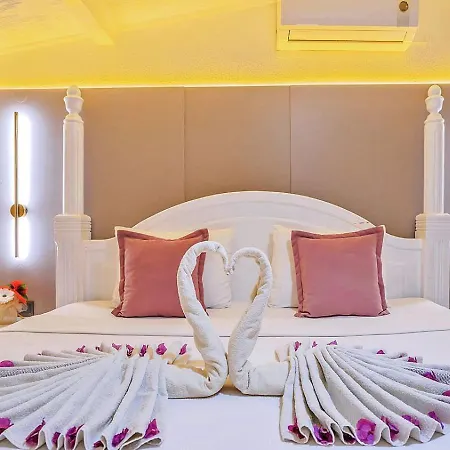 فيلة 3 Bedroom - 1003 *
