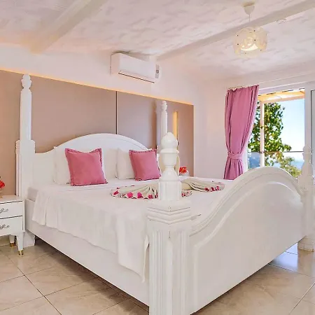 فيلة 3 Bedroom - 1003