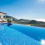 Villa 3 Bedroom - 1003 *
