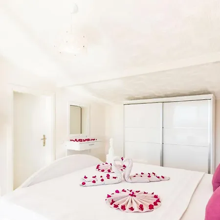 3 Bedroom - 1003 Villa