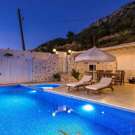 Villa 3 Bedroom - 1003 *