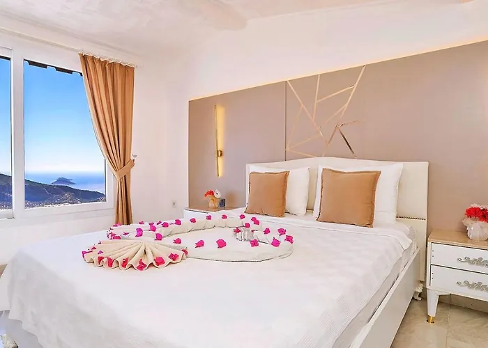 3 Bedroom - 1003 *